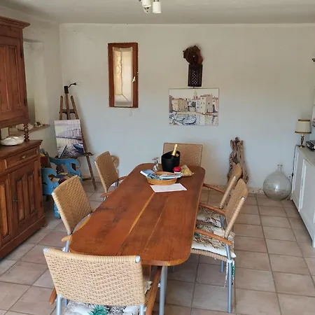 Vila Maison Du Vieux Chene Grimaud